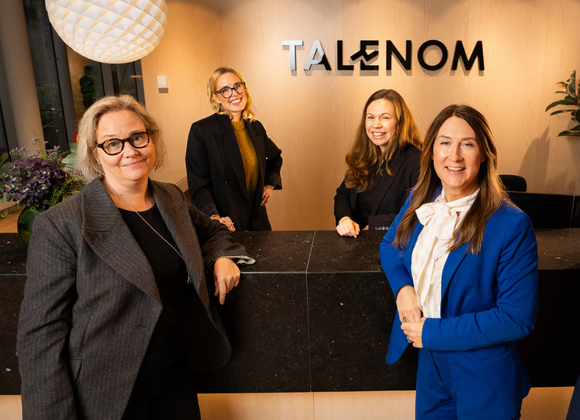 Talenoms redovisningskonsulter på kontoret – lokal närvaro, personlig service, specialistkompetens och digital redovisning för företag.