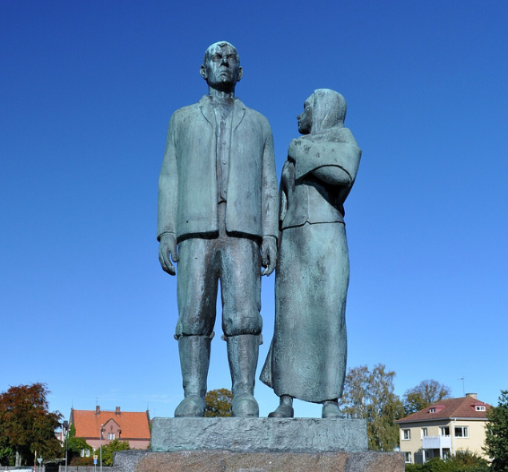 Skulpturen Utvandrarna i Karlshamn, ett känt landmärke som symboliserar förändring och nya möjligheter för företagare med stöd från Talenom