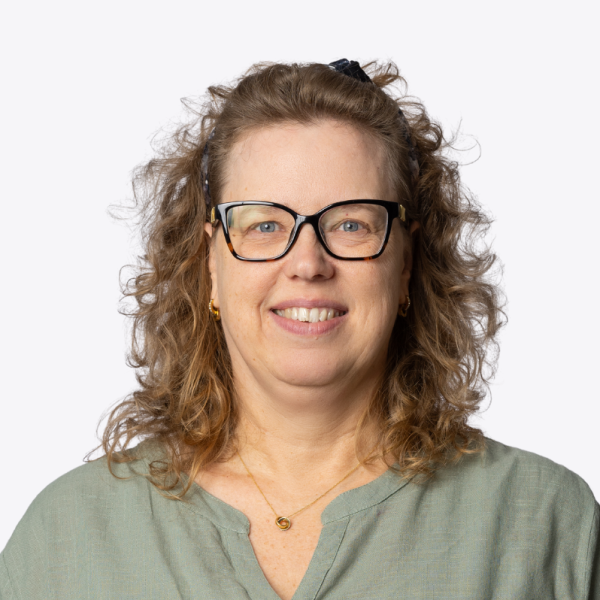Porträtt av auktoriserad redovisningskonsult och certifierad affärsrådgivare på Talenoms kontor i Kungälv.