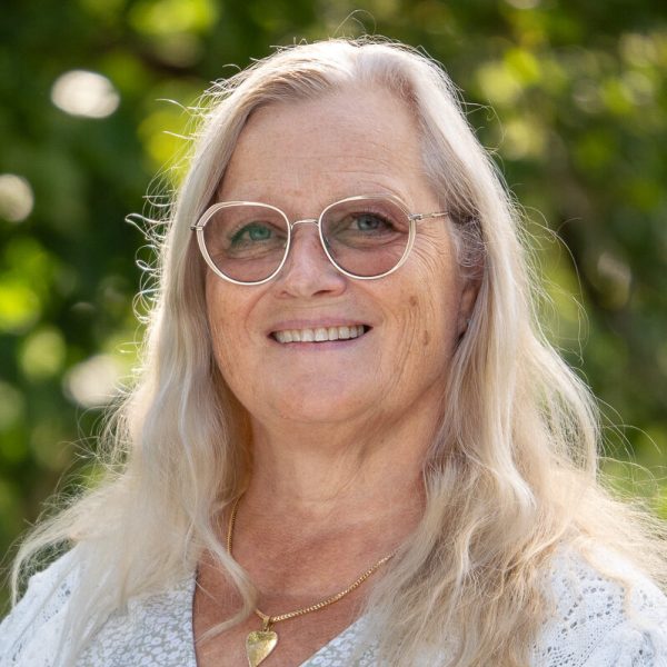 Porträtt av Service Manager och redovisningskosult på Talenoms kontor i Norrtälje och Åkersberga.